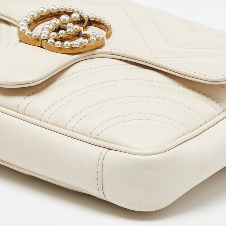 Pre Owned Gucci Off White Matelassé Leather GG Pearl Marmont Chain Belt Bag