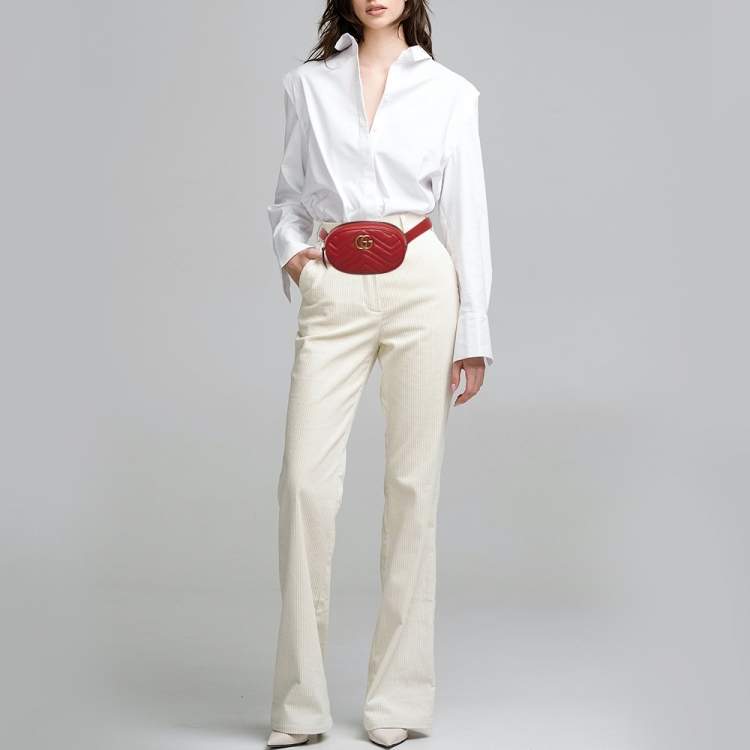 مملوكة مسبقًا Gucci Red Matelassé Leather GG Marmont Belt Bag