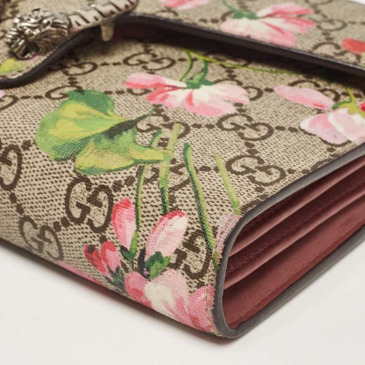 مملوكة مسبقًا Gucci Blue/Beige GG Blooms Supreme Canvas and Leather Dionysus Wallet On Chain