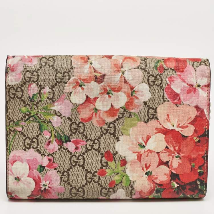 مملوكة مسبقًا Gucci Blue/Beige GG Blooms Supreme Canvas and Leather Dionysus Wallet On Chain