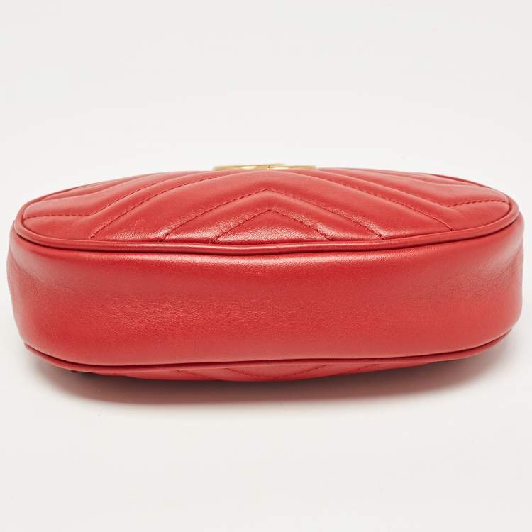 Pre Owned Gucci Red Matelassé Leather GG Marmont Belt Bag
