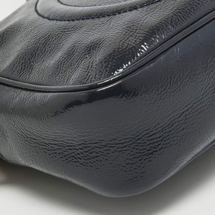 مملوكة مسبقًا Gucci Dark Blue Patent Leather Small Soho Disco Crossbody Bag
