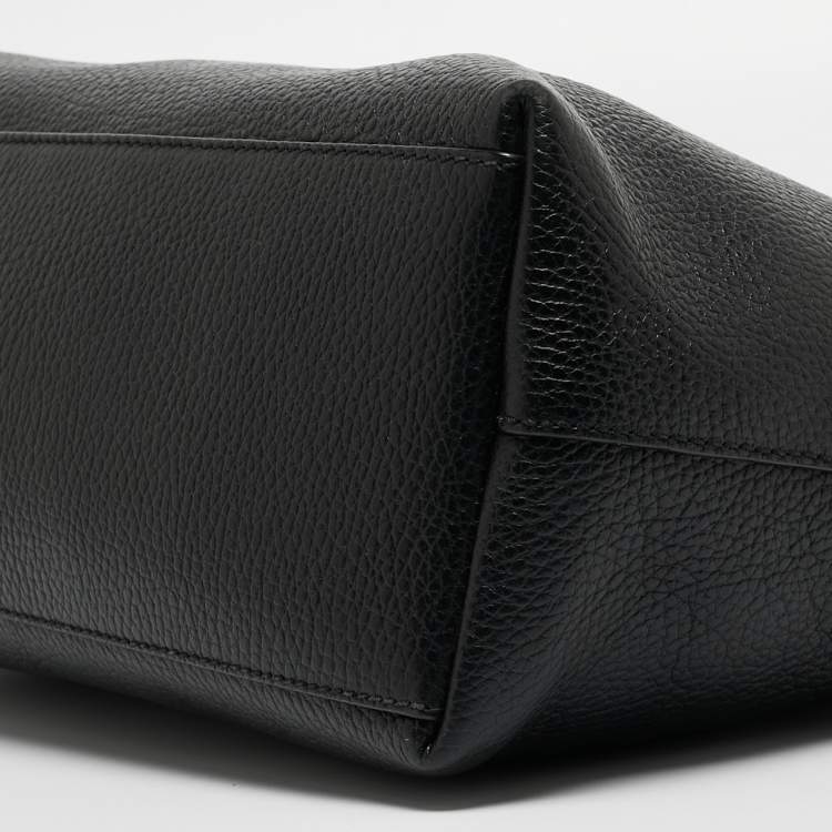 مملوكة مسبقًا Gucci Black Leather GG Charm Tote