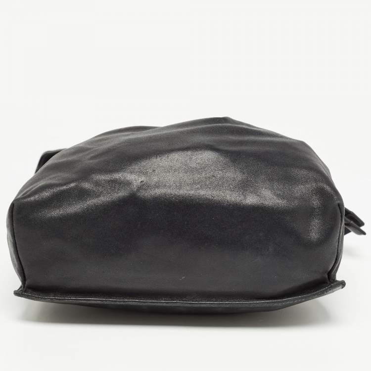 مملوكة مسبقًا Gucci Black Leather Drawstring Hobo