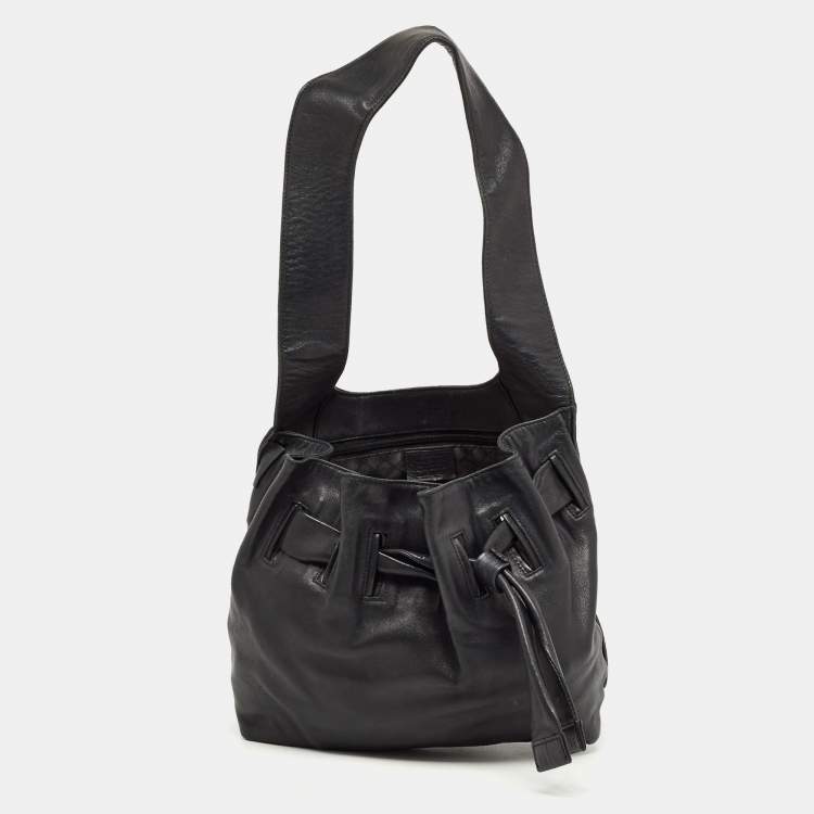 مملوكة مسبقًا Gucci Black Leather Drawstring Hobo