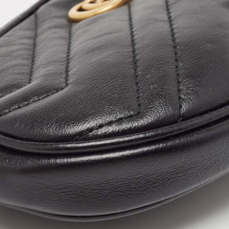 مملوكة مسبقًا Gucci Black Leather GG Marmont Pouch