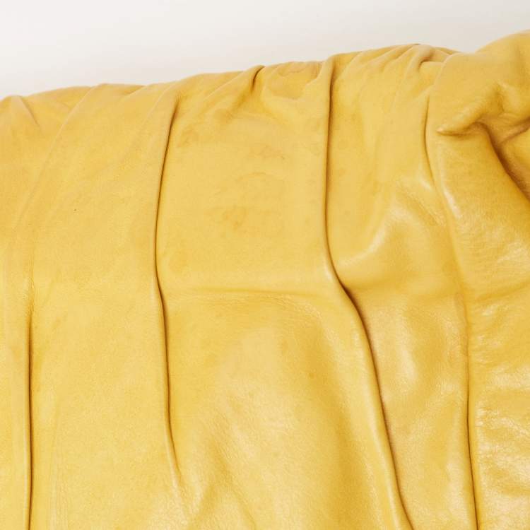 Pre Owned Gucci Yellow Leather Hysteria Clutch