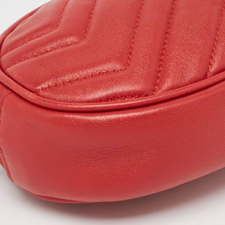 Pre Owned Gucci Red Matelassé Leather Mini GG Marmont Belt Bag
