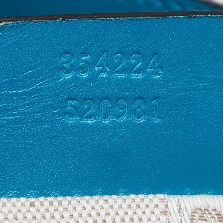 مملوكة مسبقًا Gucci Turquoise Diamante Leather Small Satchel