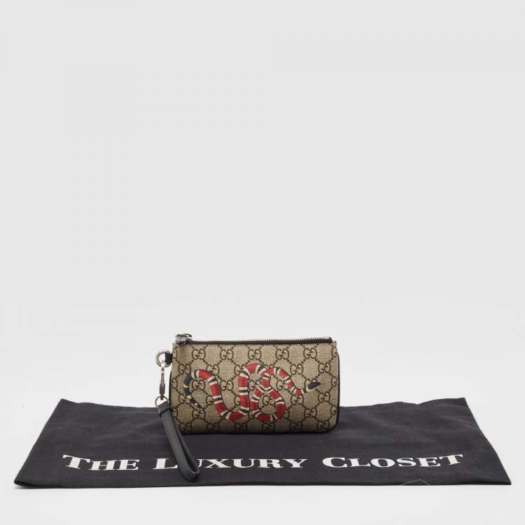 مملوكة مسبقًا Gucci Beige GG Supreme Canvas Snake Print Wristlet Pouch
