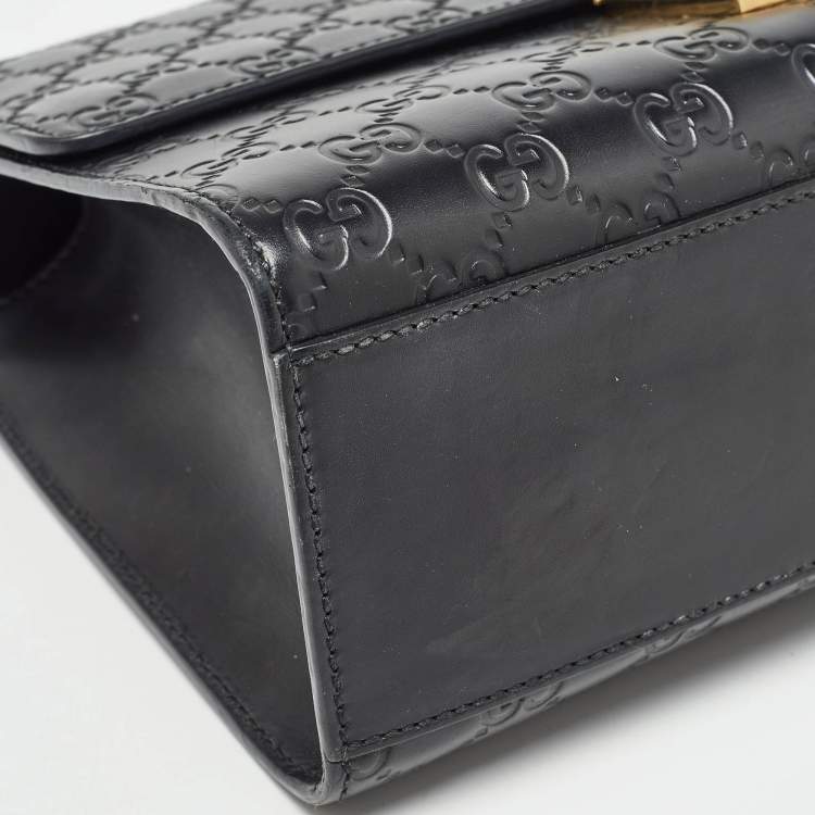 مملوكة مسبقًا Gucci Black Guccissima Leather Medium Padlock Shoulder Bag