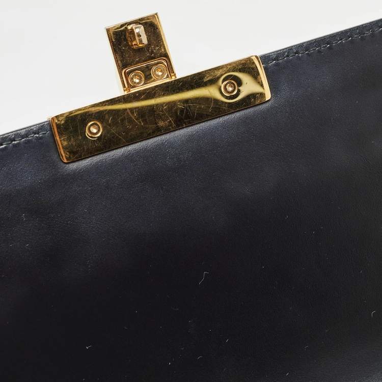 مملوكة مسبقًا Gucci Black Guccissima Leather Medium Padlock Shoulder Bag
