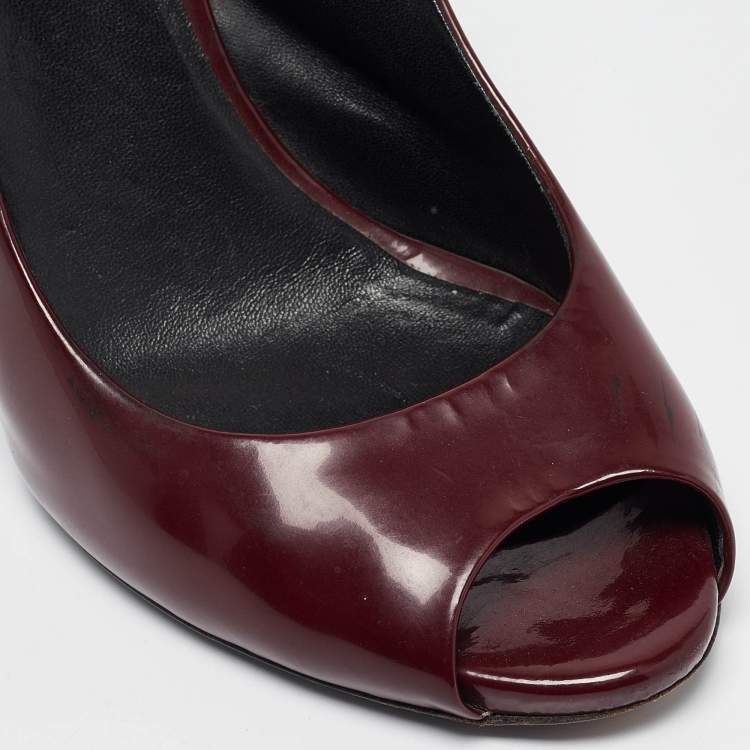 Pre Owned Gucci Burgundy Patent Leather Peep Toe Slingback Pumps Size 38.5
