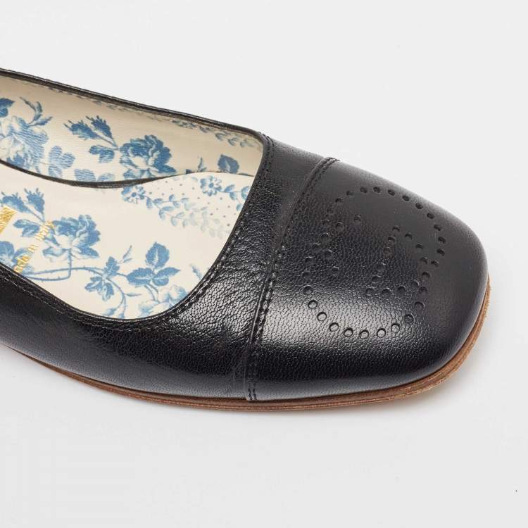 Pre Owned Gucci Black Perforated GG Leather Ballet Flats Size 38