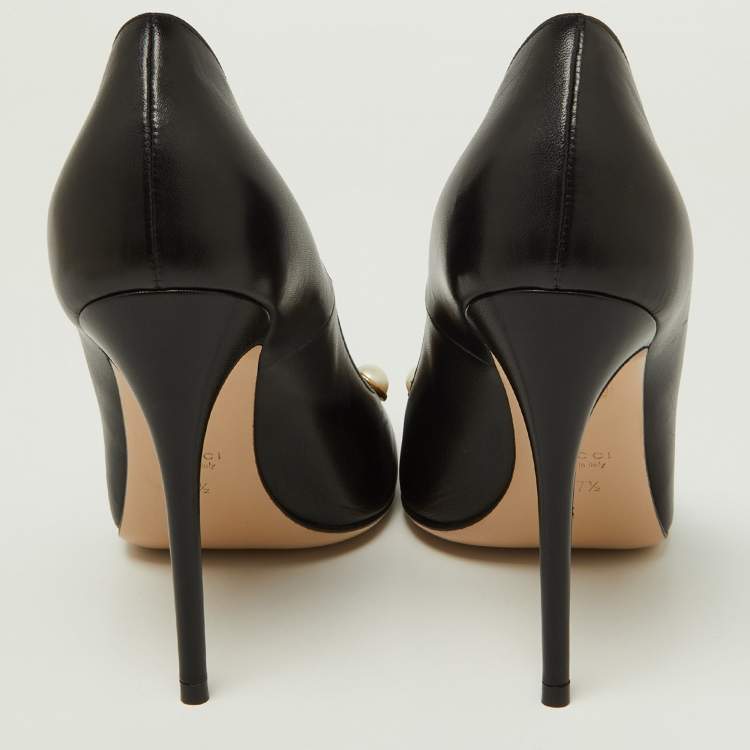 مملوكة مسبقًا Gucci Black Scalloped Leather Pearl Embellished Pumps Size 37.5
