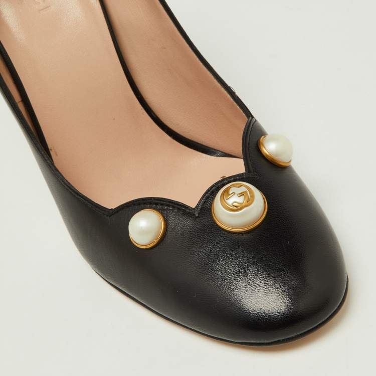 مملوكة مسبقًا Gucci Black Scalloped Leather Pearl Embellished Pumps Size 37.5