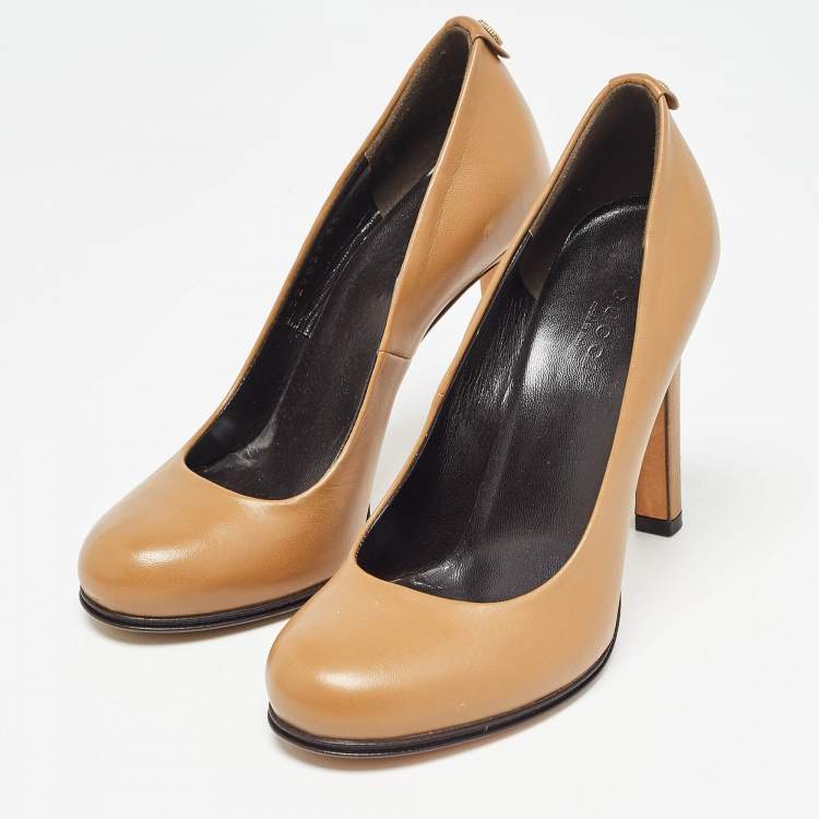 Pre Owned Gucci Brown Leather Round Toe Pumps Size 35