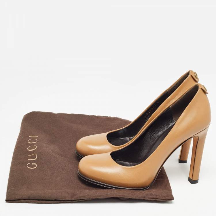 Pre Owned Gucci Brown Leather Round Toe Pumps Size 35