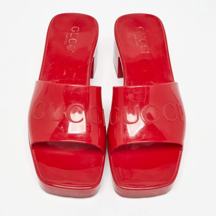 Pre Owned Gucci Red Rubber Logo Embossed Slide Sandals Size 36