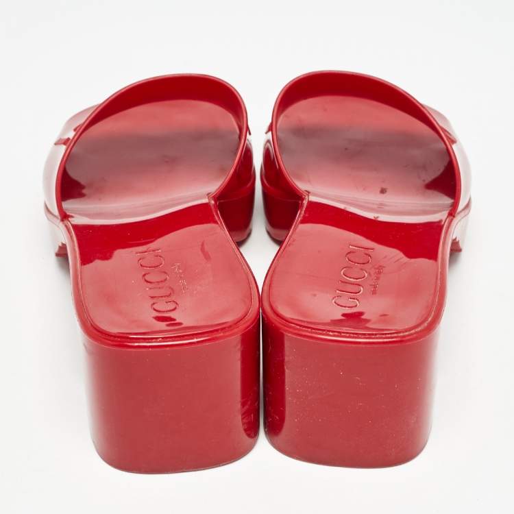 Pre Owned Gucci Red Rubber Logo Embossed Slide Sandals Size 36