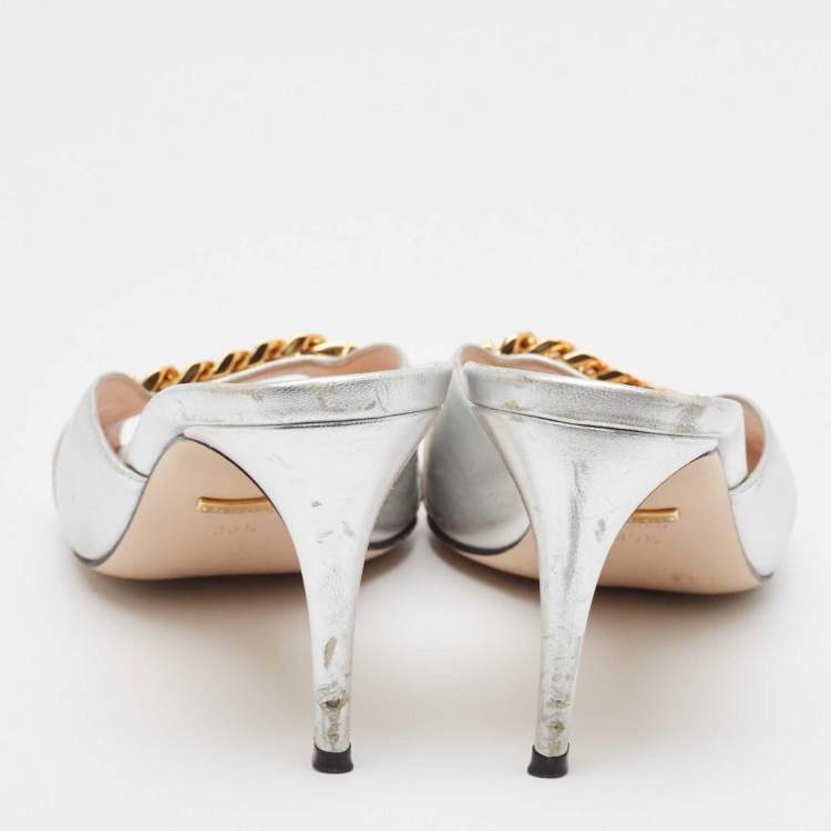 Pre Owned Gucci Silver Leather Sylvie Chain Detail Mules 39.5