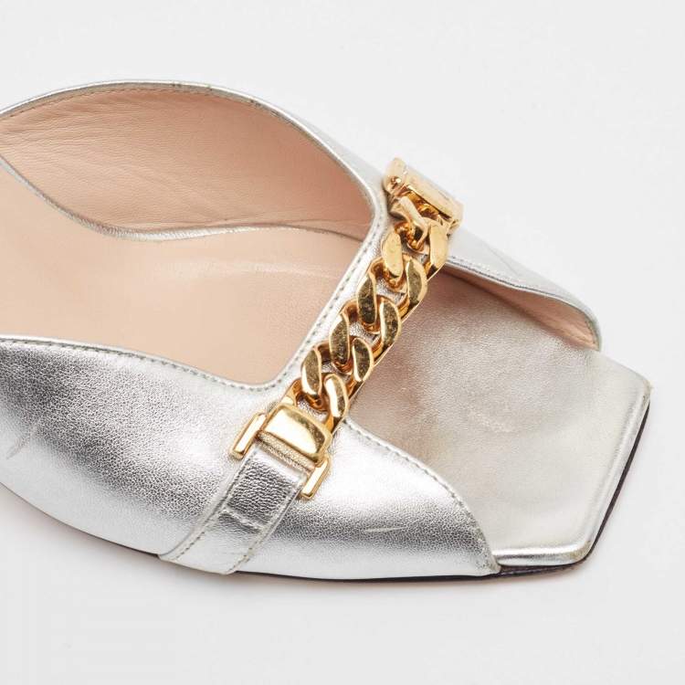 Pre Owned Gucci Silver Leather Sylvie Chain Detail Mules 39.5