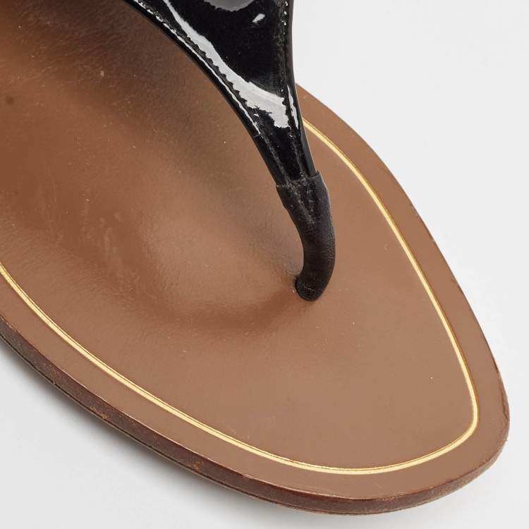 مملوكة مسبقًا Gucci Black/Brown Patent and Leather Horsebit Thong Flat Sandals Size 38.5