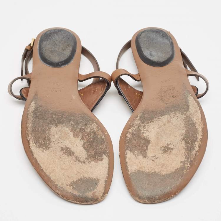 مملوكة مسبقًا Gucci Black/Brown Patent and Leather Horsebit Thong Flat Sandals Size 38.5
