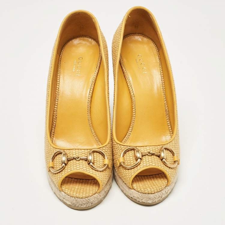 Pre Owned Gucci Yellow Raffia and Leather Charlotte Horsebit Wedge Pumps Size 38