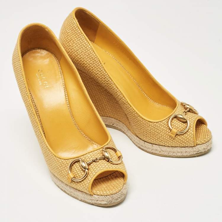 Pre Owned Gucci Yellow Raffia and Leather Charlotte Horsebit Wedge Pumps Size 38