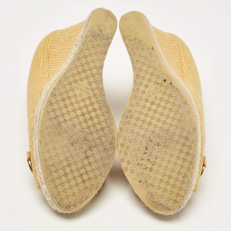 Pre Owned Gucci Yellow Raffia and Leather Charlotte Horsebit Wedge Pumps Size 38