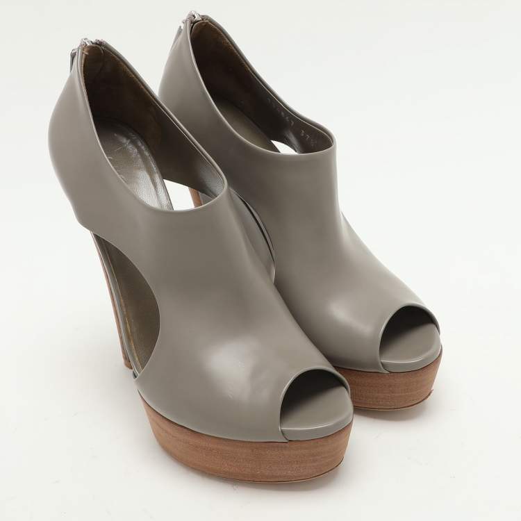 Pre Owned Gucci Grey Leather Cut Out Peep Toe Platform Booties Size 37.5