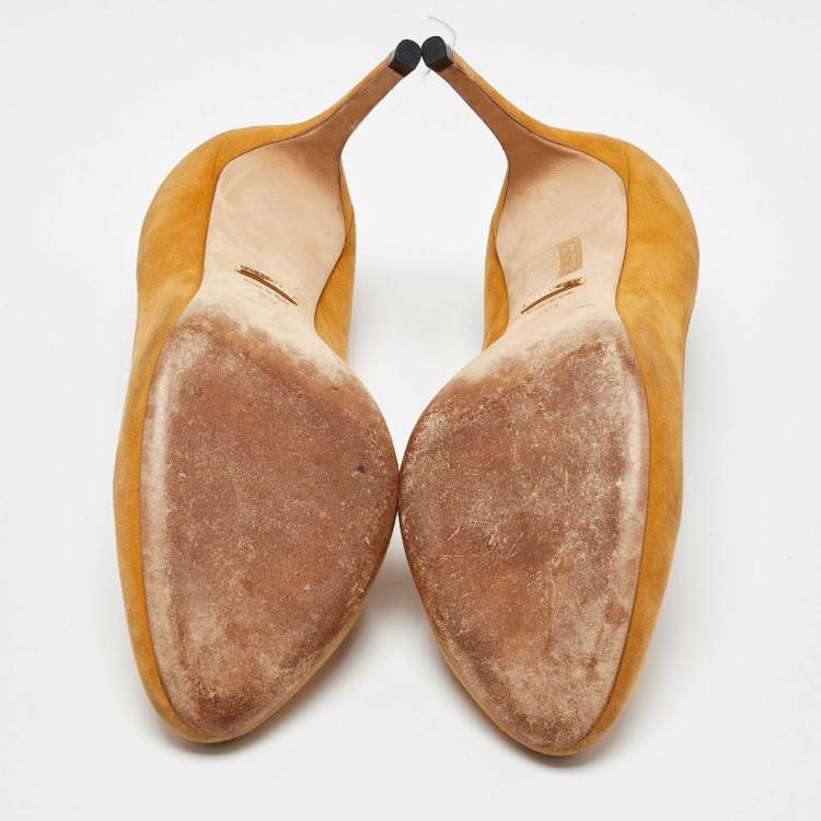 Pre Owned Gucci Mustard Yellow Suede Round Toe Pumps Size 39
