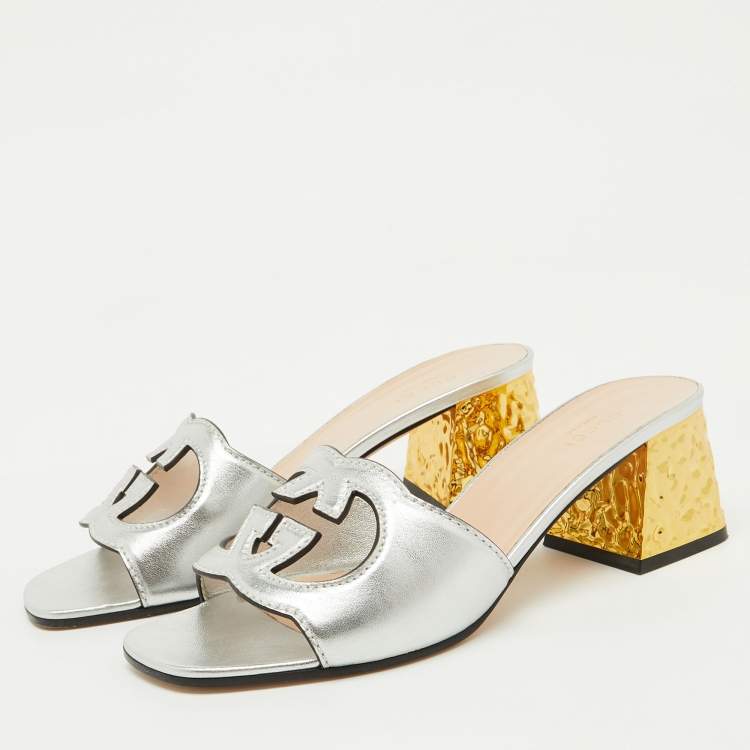 مملوكة مسبقًا Gucci Silver Leather Cut Out Interlocking G Slide Sandals Size 39.5