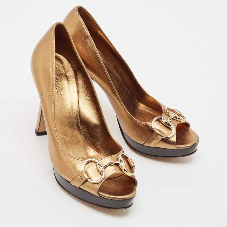 Pre Owned Gucci Gold Leather Horsebit Peep Toe Pumps Size 36.5