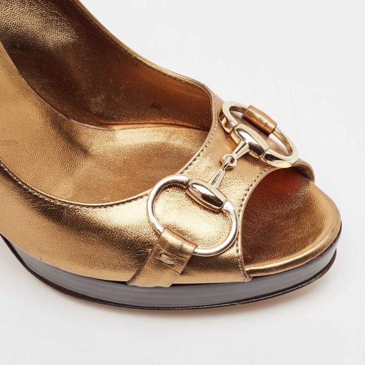 Pre Owned Gucci Gold Leather Horsebit Peep Toe Pumps Size 36.5