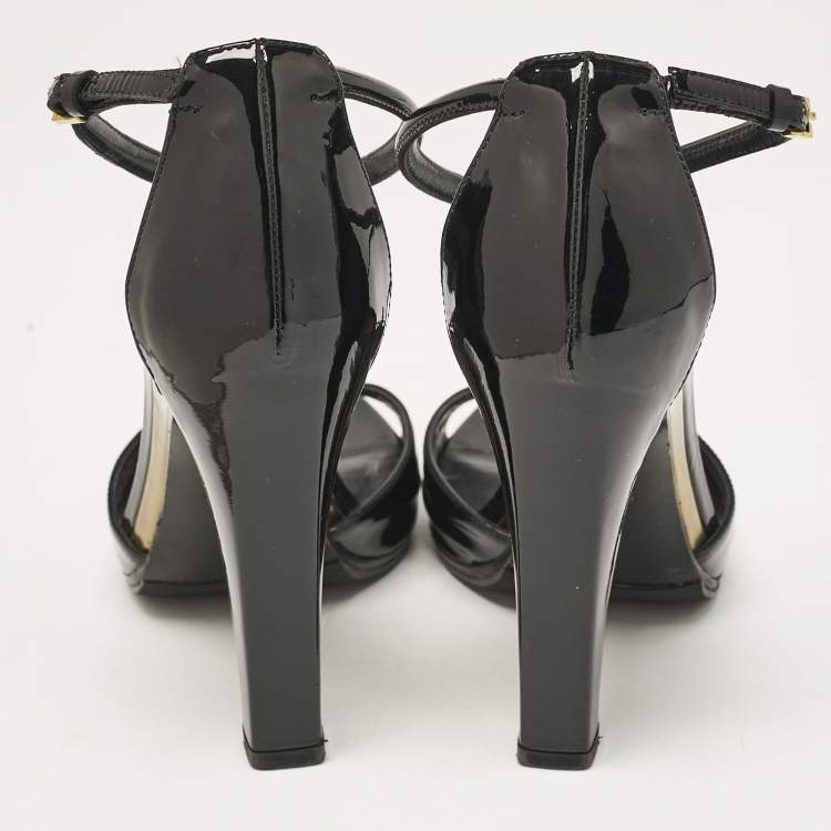 Pre Owned Gucci Black Patent Leather T- Strap Sandals Size 36.5