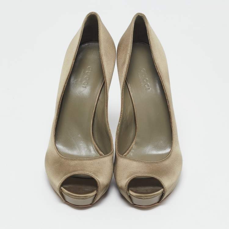 Pre Owned Gucci Grey Satin Horsebit Crystal Embellished Peep Toe Pumps Size 36