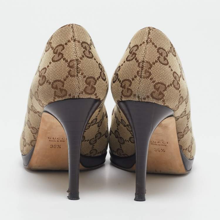 Pre Owned Gucci Beige/Brown GG Canvas Hollywood Horsebit Peep Toe Pumps Size 36.5