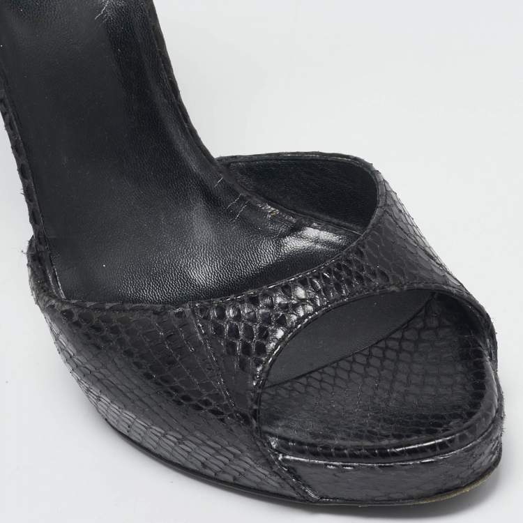 Pre Owned Gucci Black Snakeskin Leather Ankle Strap Sandals Size 39