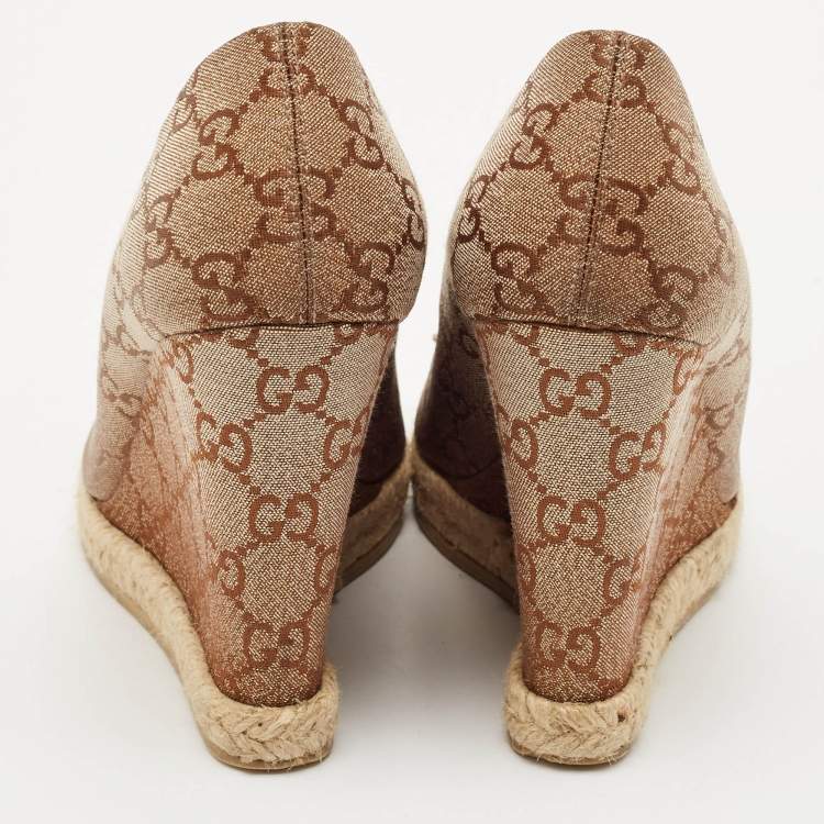 Pre Owned Gucci Beige GG Canvas Charlotte Horsebit Wedge Peep Toe Espadrille Pumps Size 36.5