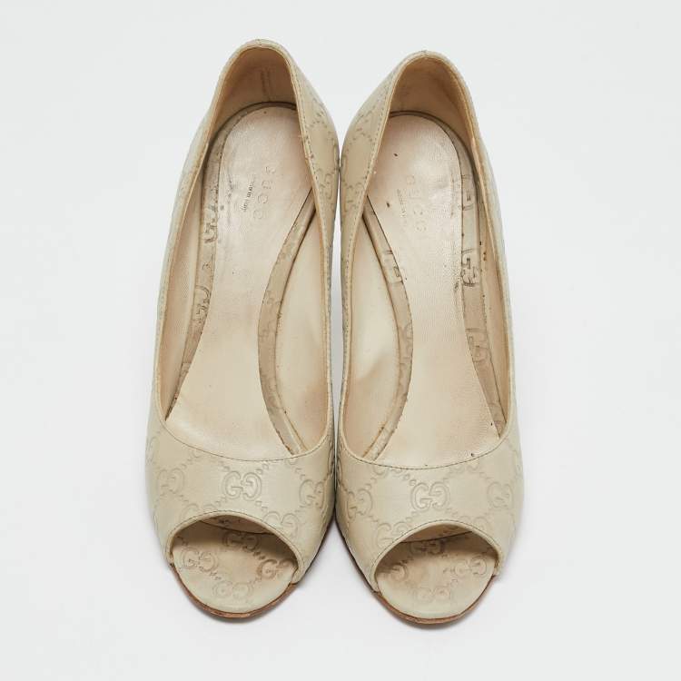 Pre Owned Gucci Off White Guccissima Leather Horsebit Peep Toe Pumps Size 38.5