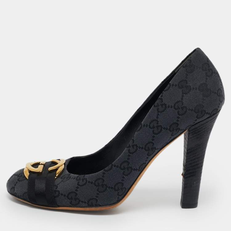 Pre Owned Gucci Grey/Black GG Canvas Interlocking Logo Round Toe Pumps Size 40.5