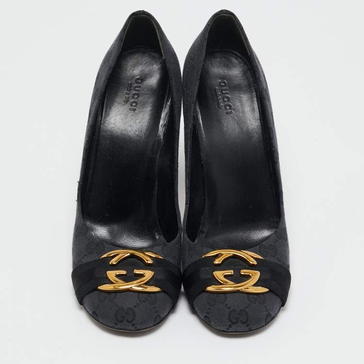 Pre Owned Gucci Grey/Black GG Canvas Interlocking Logo Round Toe Pumps Size 40.5