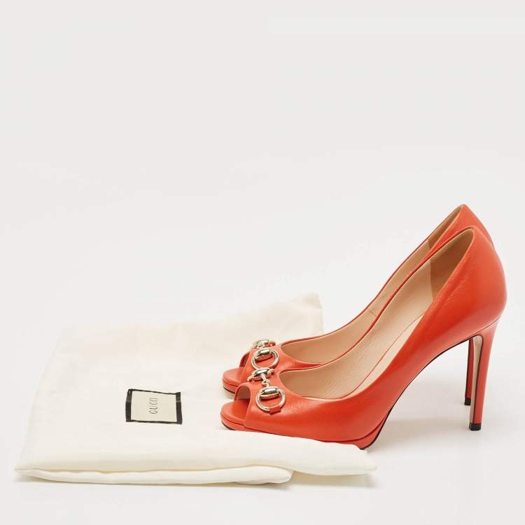 Pre Owned Gucci Orange Leather Horsebit Peep Toe Pumps Size 35