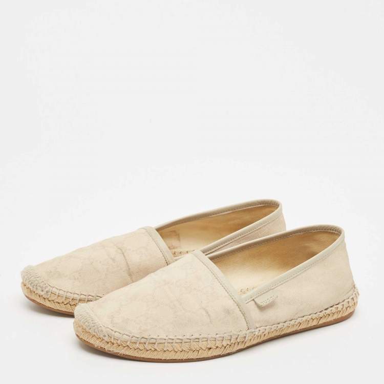 Pre Owned Gucci Grey/Cream GG Canvas And Leather Slip On Espadrille Flats Size 39