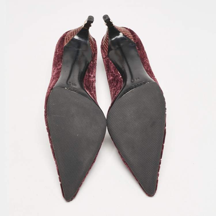 Pre Owned Gucci Burgundy GG Velvet Pointed Toe Pumps Size 41