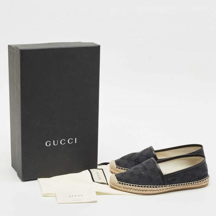 مملوكة مسبقًا Gucci Navy Blue/Black GG Canvas and Leather Espadrille Flats Size 36.5