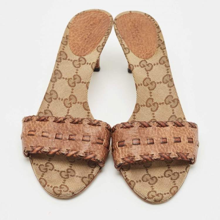 Pre Owned Gucci Brown Leather and GG Canvas Slide Sandals Size 37.5