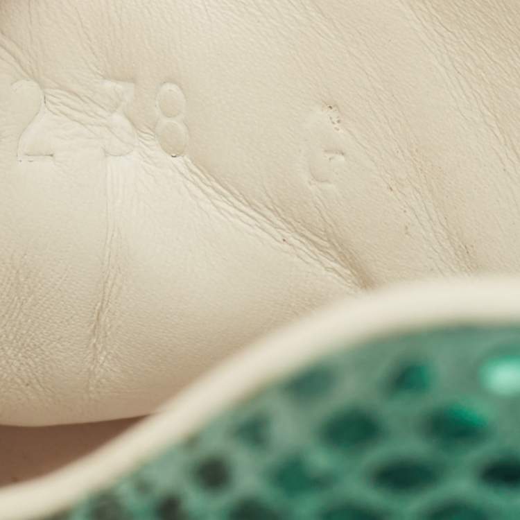 مملوكة مسبقًا Gucci White Leather Ace Bee Embroidered Low Top Sneakers Size 38
